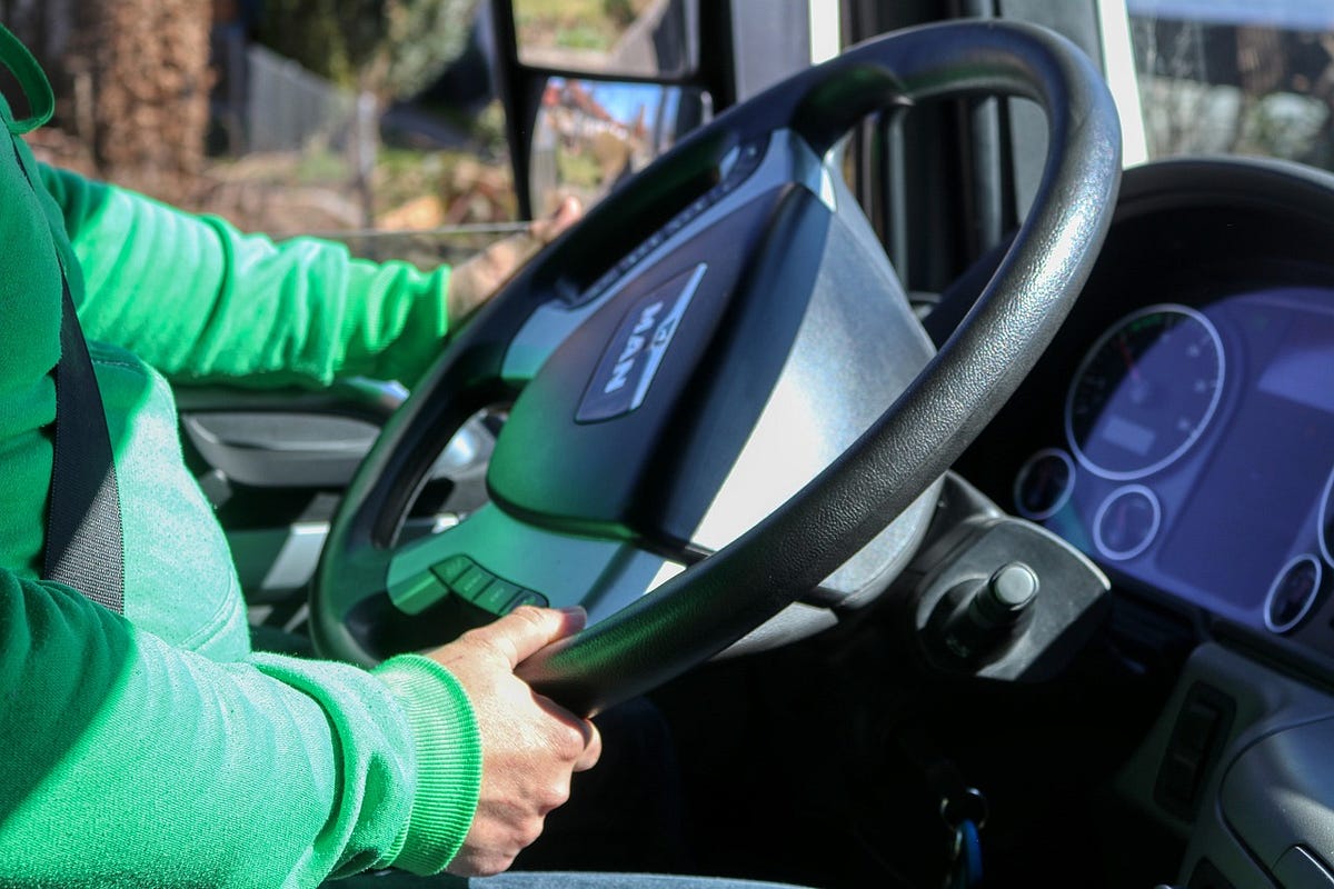 Why Driver Verification Is Crucial for Fleet Safety in 2025